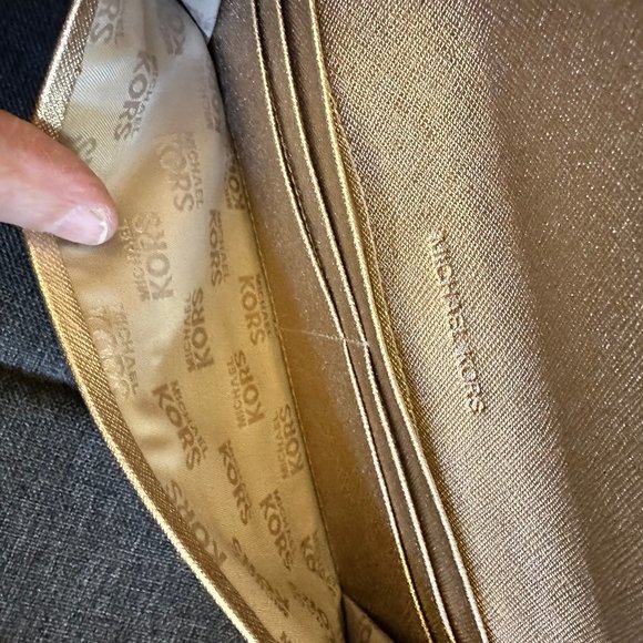 Michael Kors Slim Jet Set Flap Travel Wallet - Picture 5 of 7